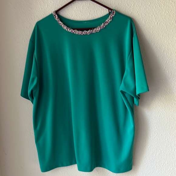 Ladies top - Picture 1 of 3